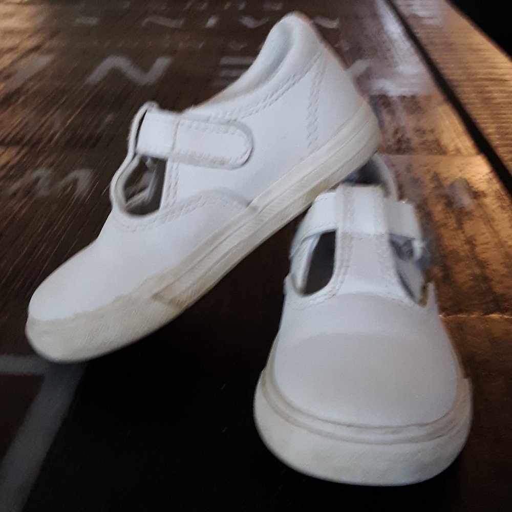 Keds Daphne T-strap Leather Sneaker White Sz 6.5W